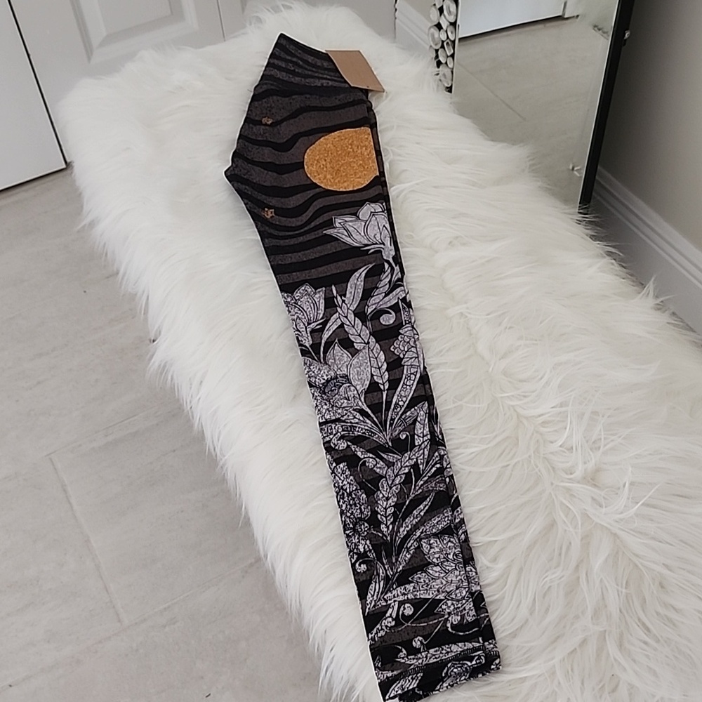 🌒🌟🌚🌛✨️Niyama Sol Luna Batefoot Leggings XS, BNWT🏷 - Picture 5 of 16